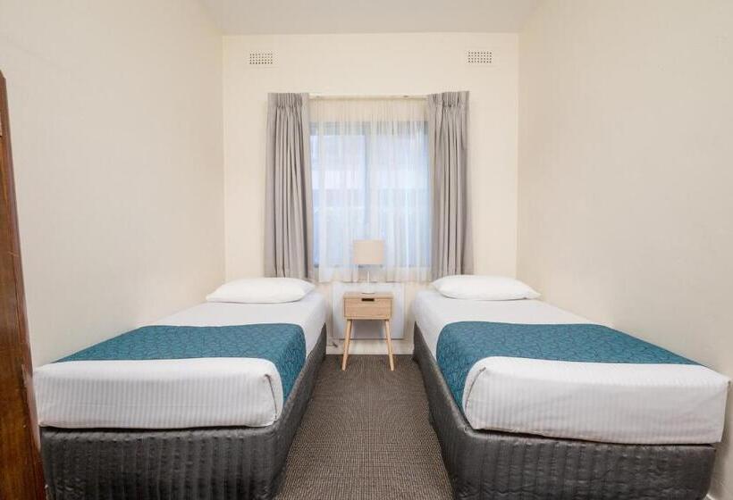 2人卧室家庭公寓, Greenways Apartments