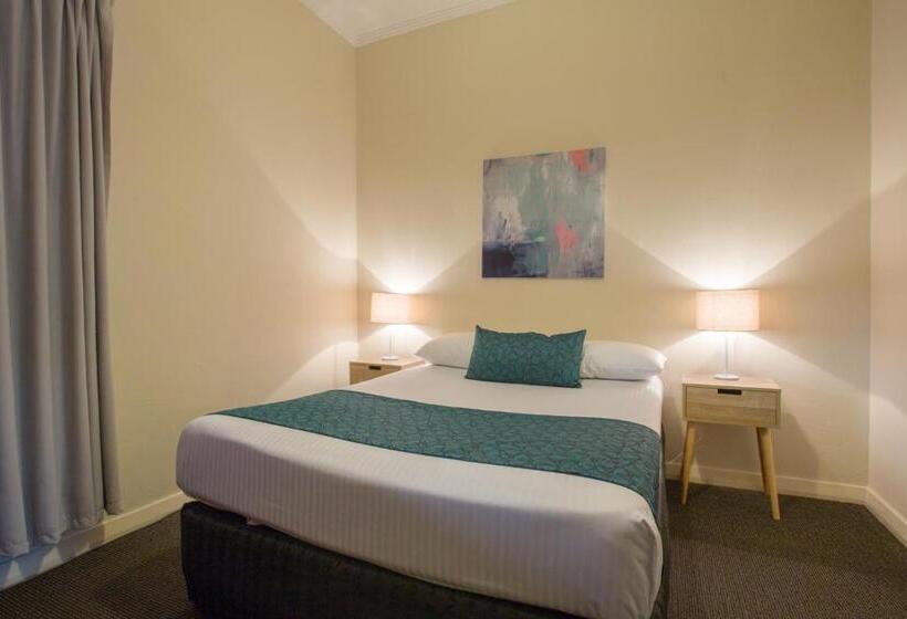 ３ベッドルームアパートメント, Greenways Apartments
