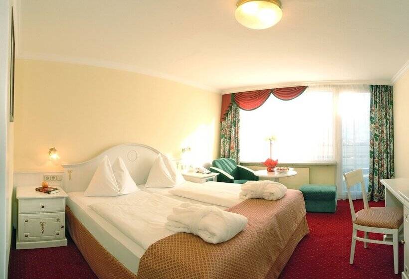 标准间带阳台, Norica   Thermenhotels Gastein Mit Dem Bademantel Direkt In Die Therme