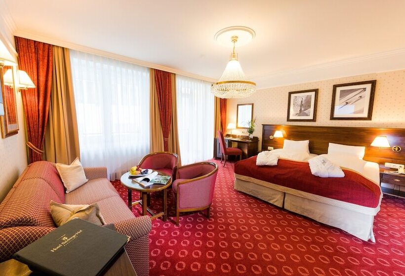 Четырехместный Номер Deluxe, Salzburger Hof