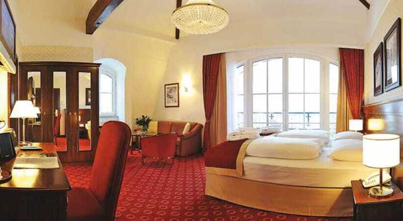 Четырехместный Номер Deluxe, Salzburger Hof