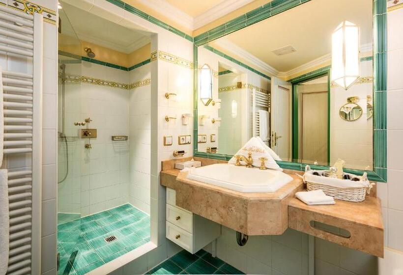 Люкс Повышенной Комфортности, Wellnesshotel ...liebes Rot Flüh
