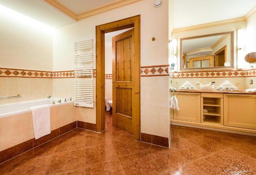 Люкс Повышенной Комфортности, Wellnesshotel ...liebes Rot Flüh