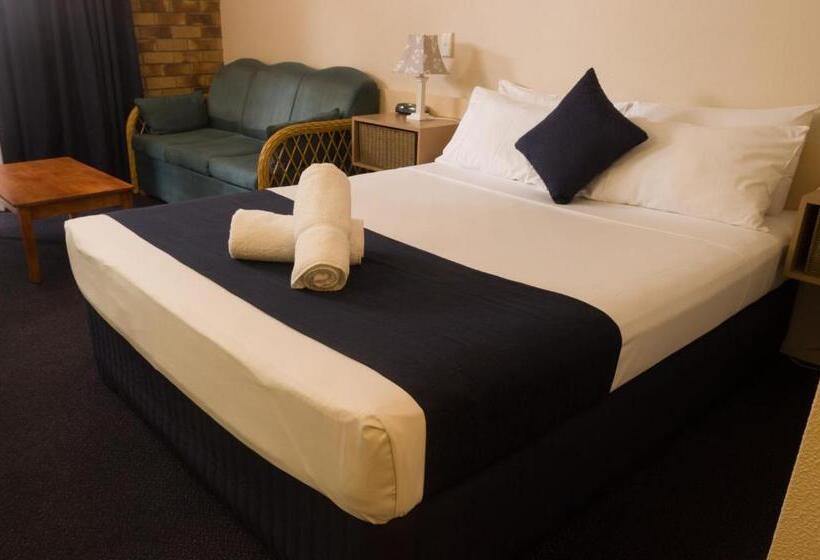 Номер Стандарт, Lancaster Court Motel