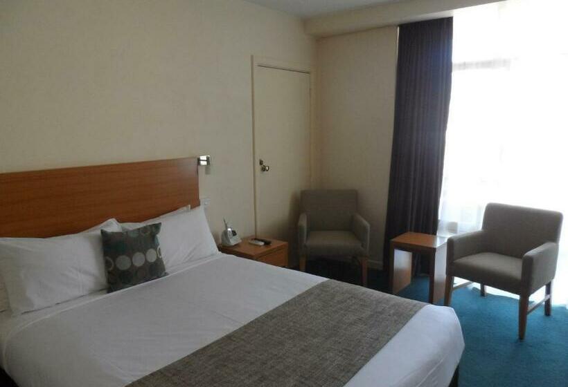 标准间, Admiralty Inn