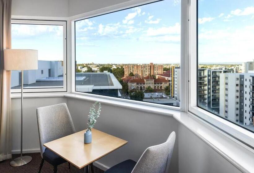 اتاق سوپریور با تخت بزرگ, Novotel Perth Langley