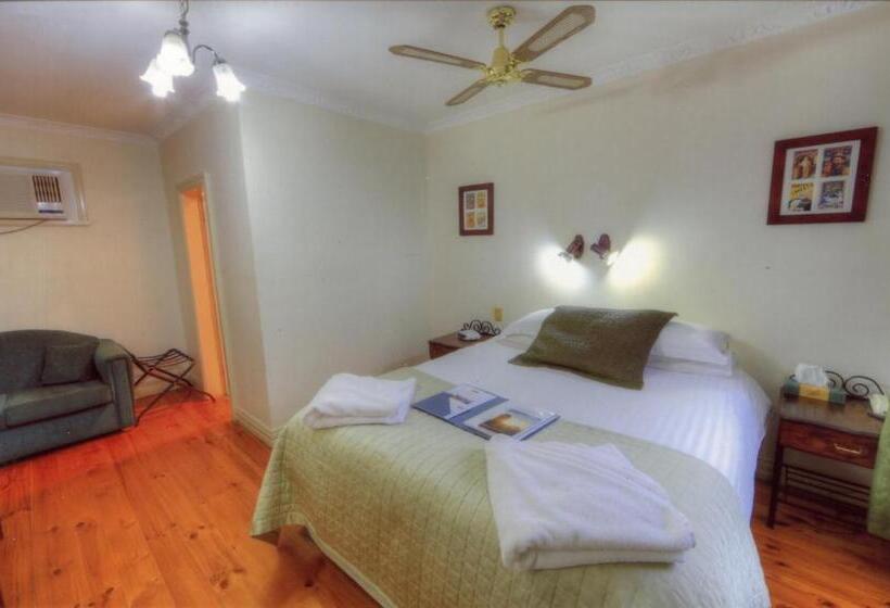 Номер Deluxe, The Lodge Outback Motel