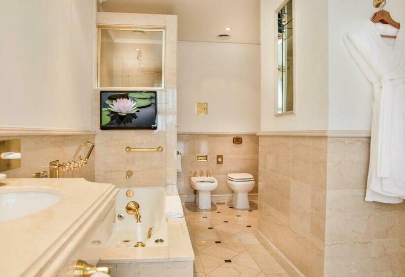 اتاق پرمیوم, Alvear Palace Hotel   Leading Hotels Of The World