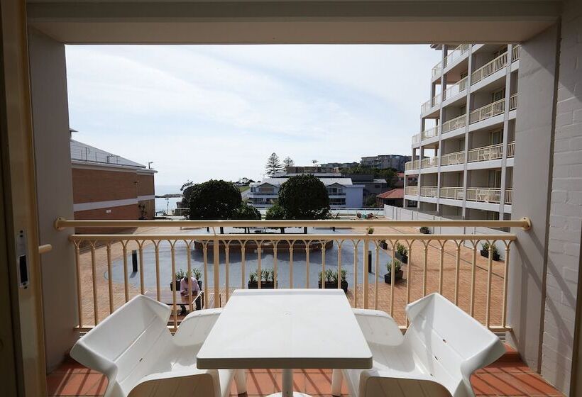 ２ダブルベッドのスタンダードルーム, Crowne Plaza Terrigal Pacific, An Ihg