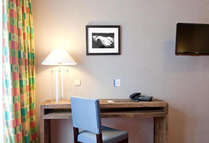 اتاق استاندارد, New Hotel Charlemagne
