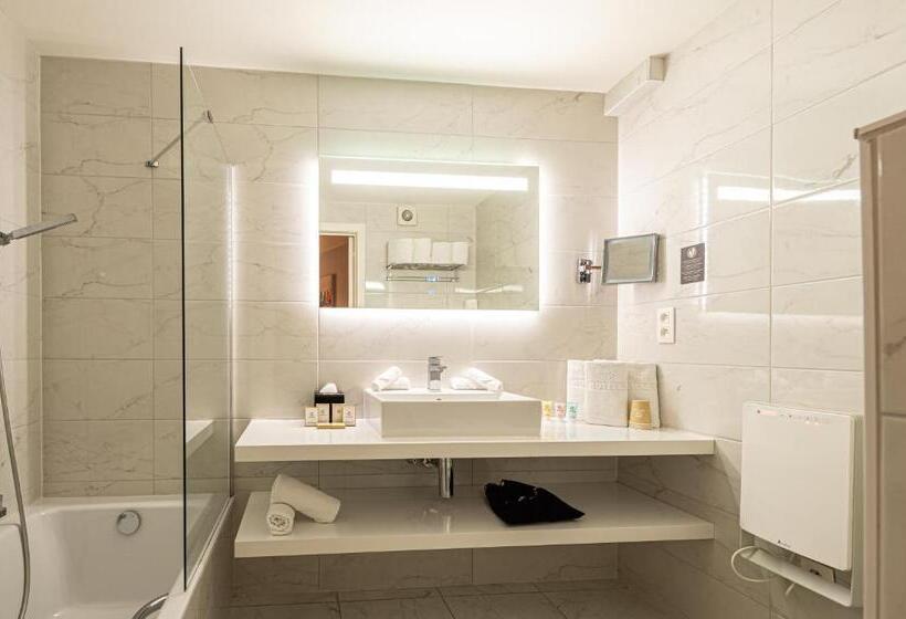 Семейный Номер Superior, C Hotels Andromeda