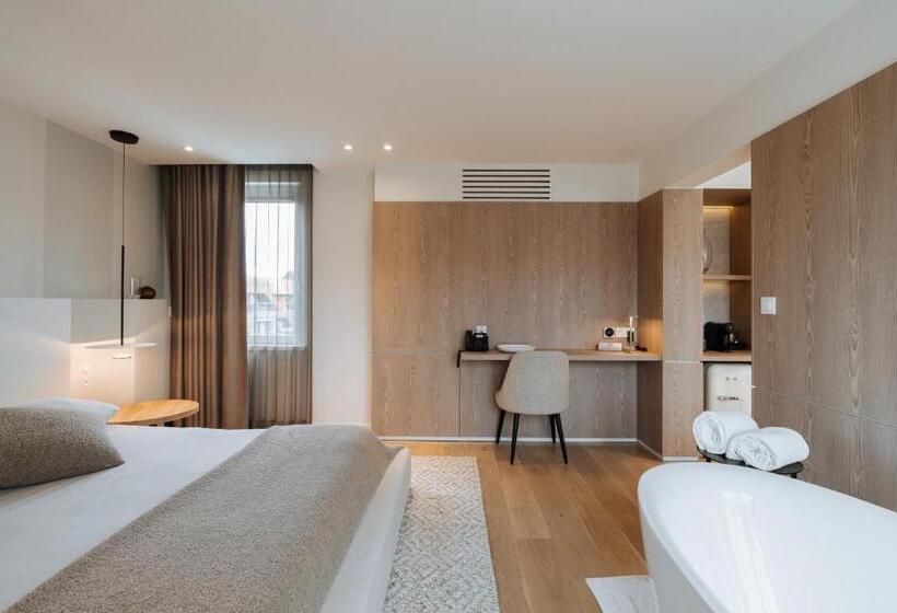 Люкс Повышенной Комфортности, Cosmopolite Hotel Nieuwpoort Bad