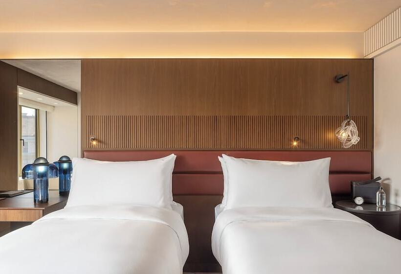Nehir Manzaralı Standart Oda, Fairmont Golden Prague