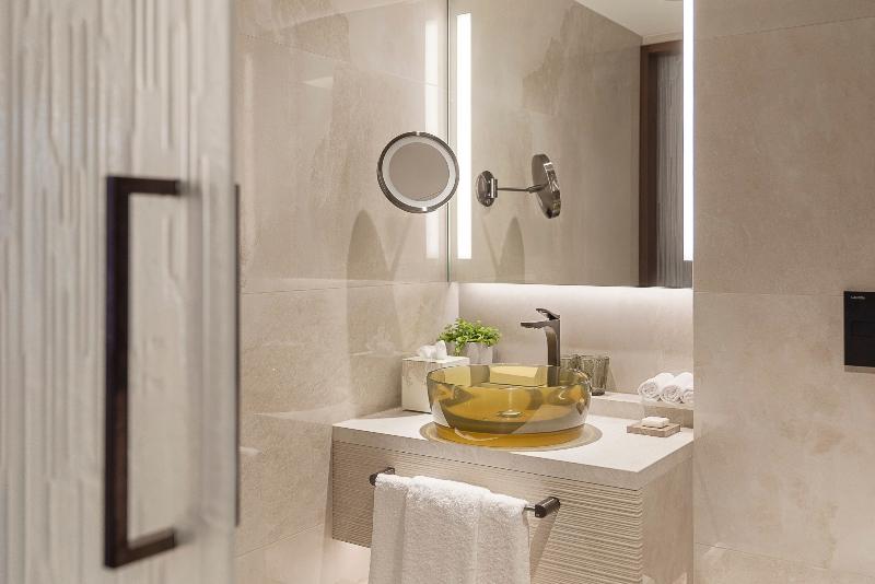 اتاق لوکس با تخت بزرگ, Fairmont Golden Prague