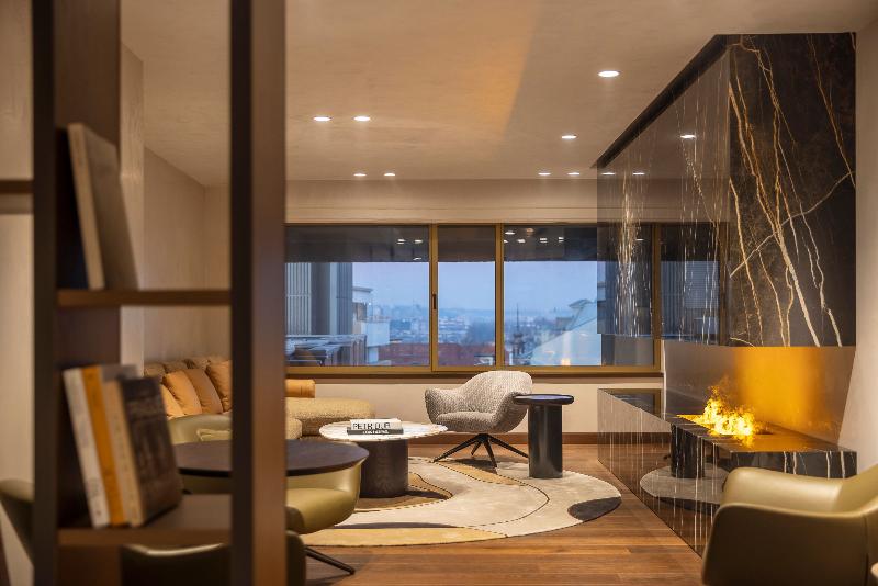 Büyük Çift Kişilik Yataklı Delüks Oda, Fairmont Golden Prague