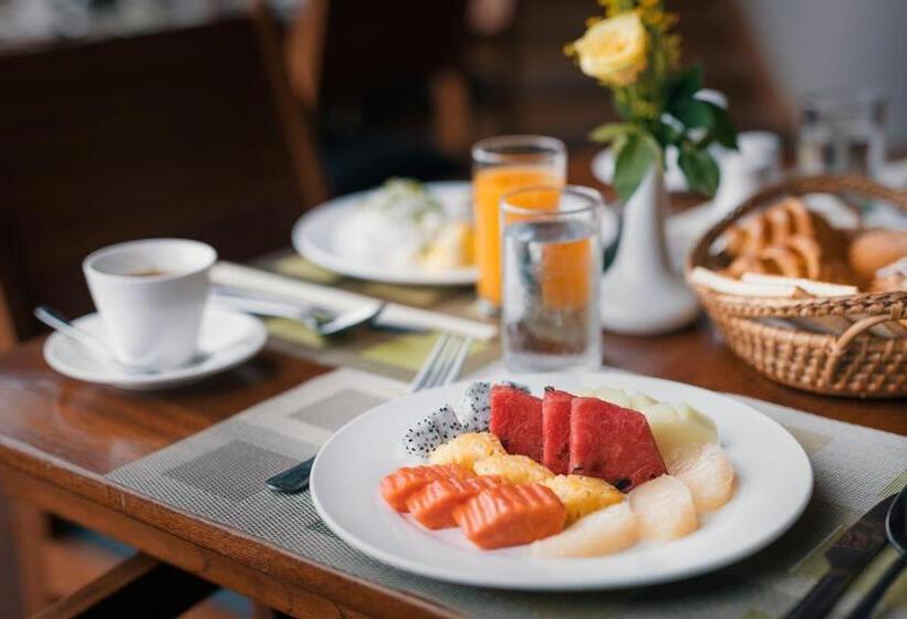 اتاق لوکس, Inya Lake Hotel Yangon