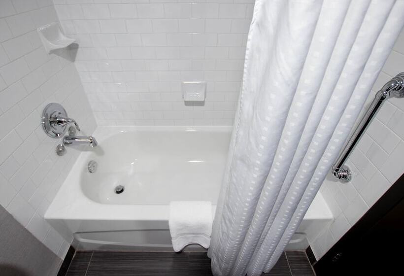 스탠다드 룸, Holiday Inn Hotel & Suites St.catharines-niagara, An Ihg