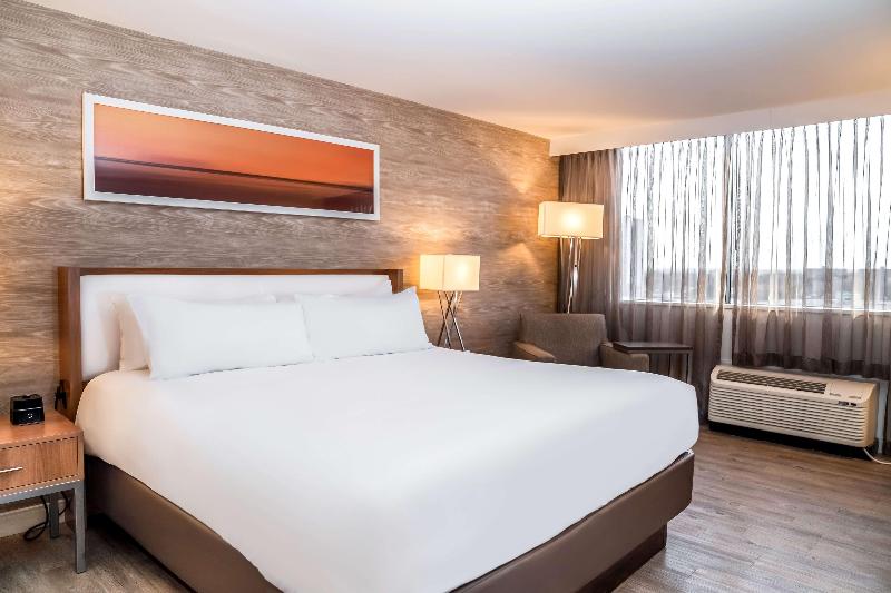 Стандартный Номер Кровать Кинг, Doubletree By Hilton Kitchener