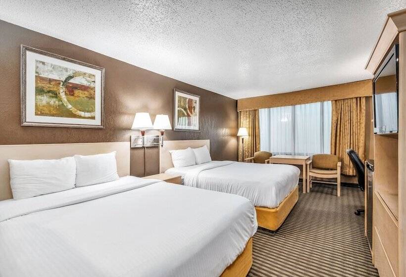 Номер Стандарт 2 Двуспальные Кровати, Seven Oaks Hotel Regina