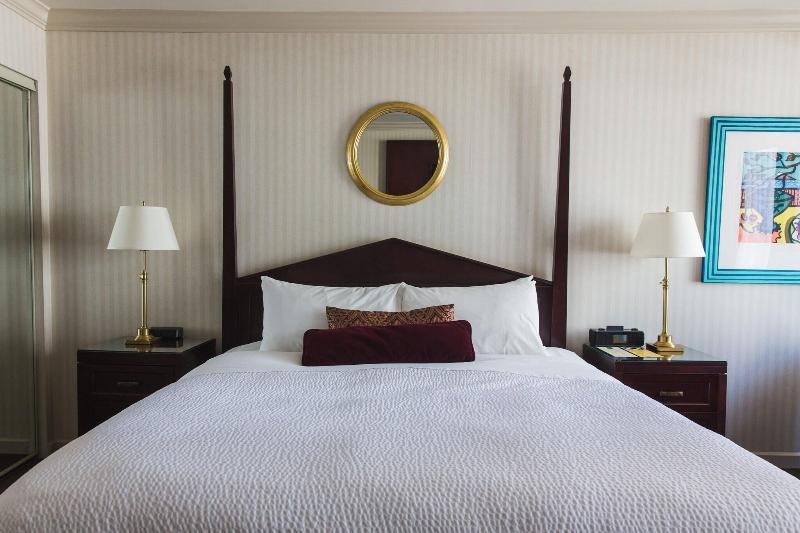キングサイズベッドのスタンダードルーム, The Listel Hotel Vancouver