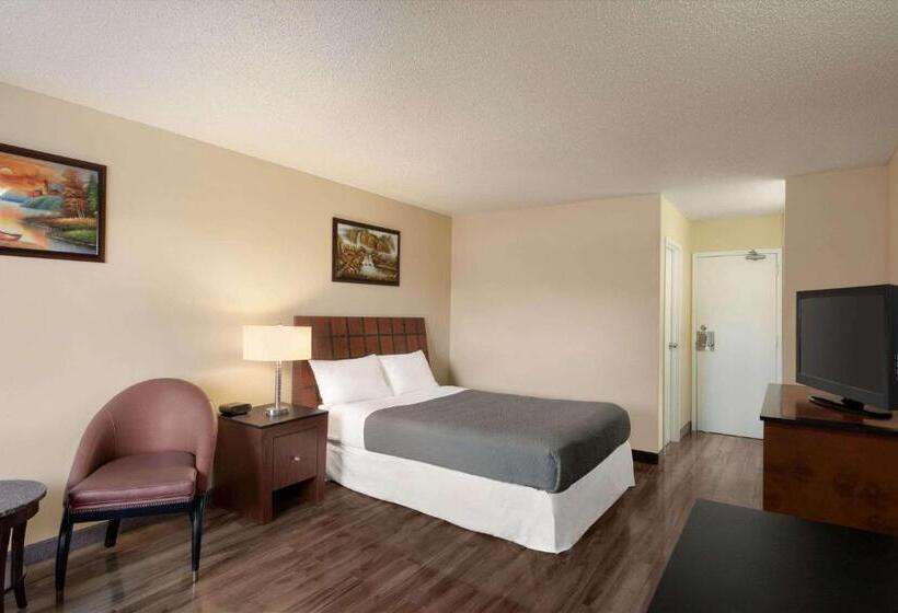 Standart Oda, Travelodge By Wyndham Swift Current