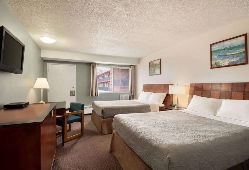 Delüks Oda, Travelodge By Wyndham Swift Current