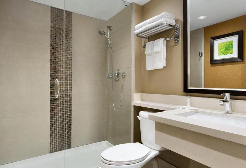 Номер Стандарт, Travelodge By Wyndham Toronto East