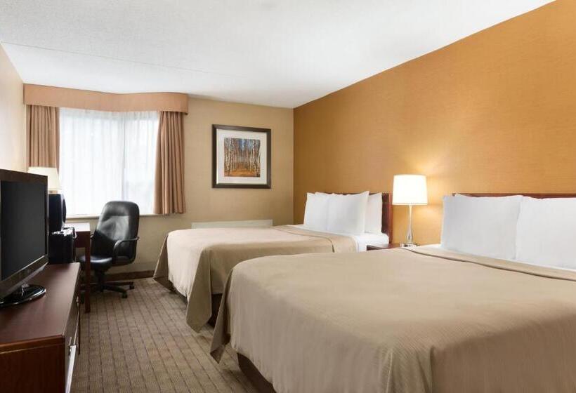 Номер Стандарт, Travelodge By Wyndham Toronto East