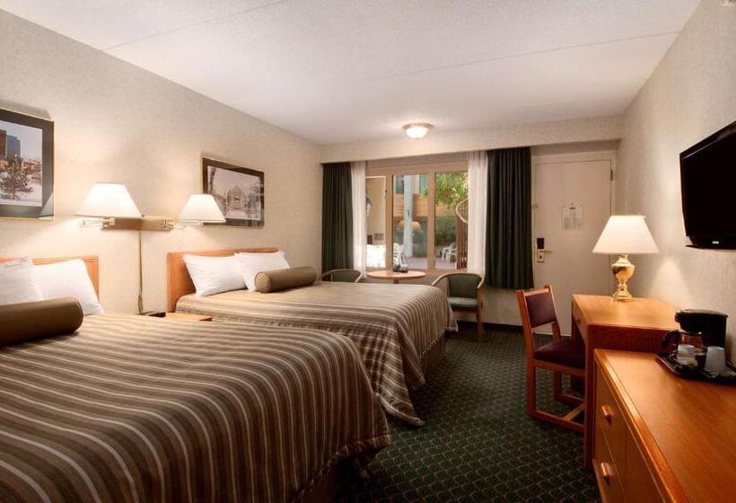 Номер Deluxe, Travelodge By Wyndham Winnipeg East