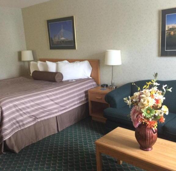 Люкс Deluxe Кровать Кинг, Travelodge By Wyndham Winnipeg East