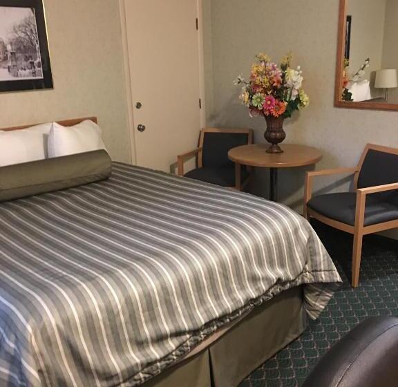 Номер Deluxe, Travelodge By Wyndham Winnipeg East