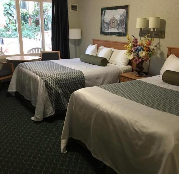 Номер Deluxe, Travelodge By Wyndham Winnipeg East