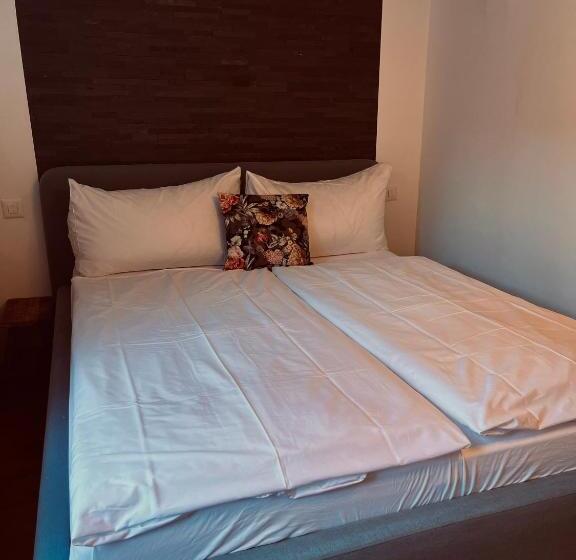 Семейный Номер Deluxe, Boutique Hotel Bellevue B&b Am Brienzersee Iseltwald Interlaken