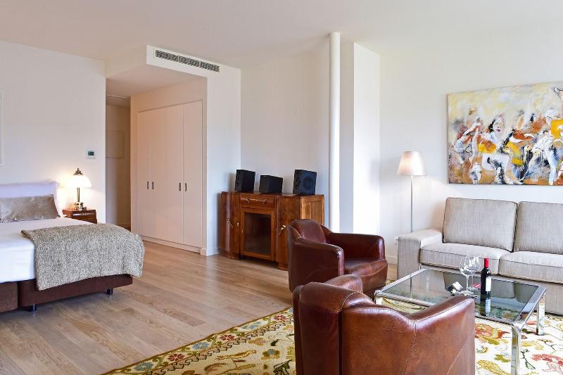 Номер Стандарт Вид на Озеро, Royal Plaza Montreux