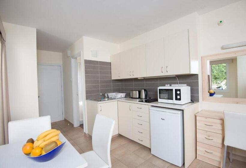 스탠다드 스튜디오, Eligonia Hotel Apartments