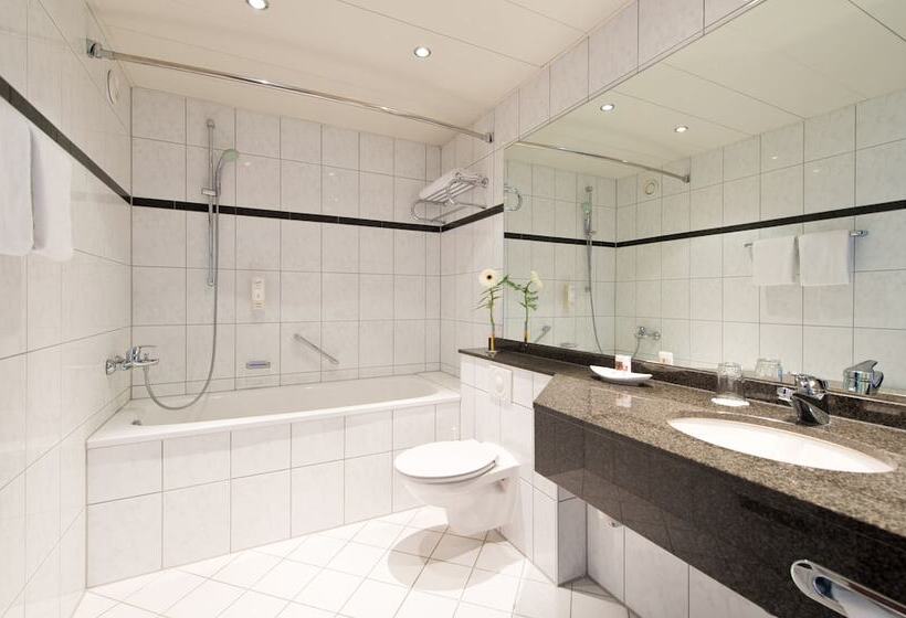 Номер Комфорт, Leonardo Hotel Köln Bonn Airport