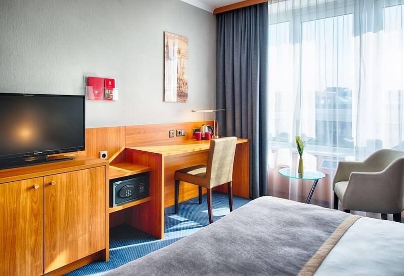 Номер Superior, Leonardo Hotel Köln Bonn Airport