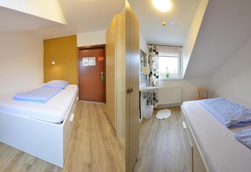 اتاق استاندارد یک تخته با سرویس بهداشتی مشترک, Townside Hostel Bremen