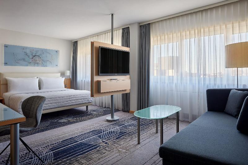 اتاق لوکس با تخت بزرگ, Le Méridien Frankfurt