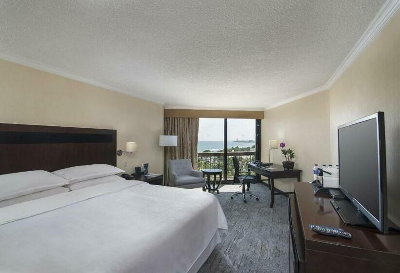 带大床的俱乐部房间, Sheraton Santo Domingo