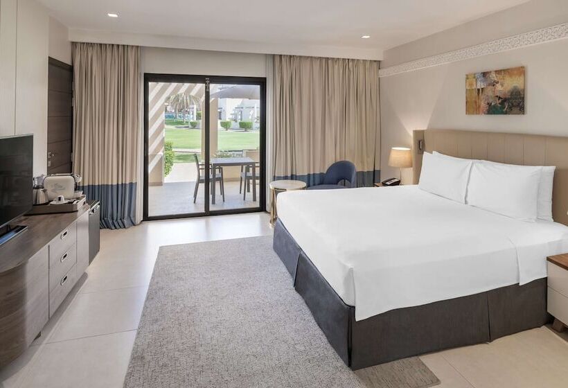带花园景观高级房间, Radisson Blu Hotel & Resort, Al Ain