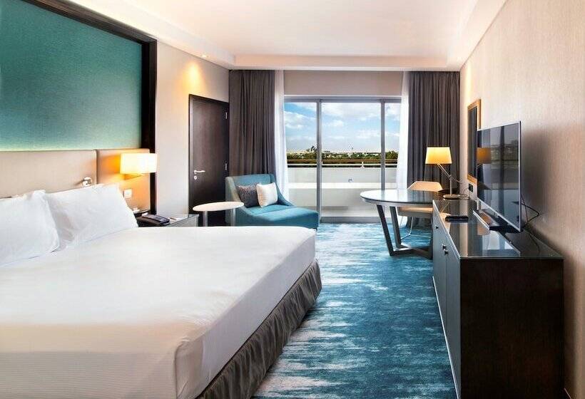 Люкс с Балконом, Radisson Blu Hotel & Resort, Al Ain