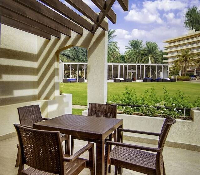 Вилла 1 Спальня, Radisson Blu Hotel & Resort, Al Ain