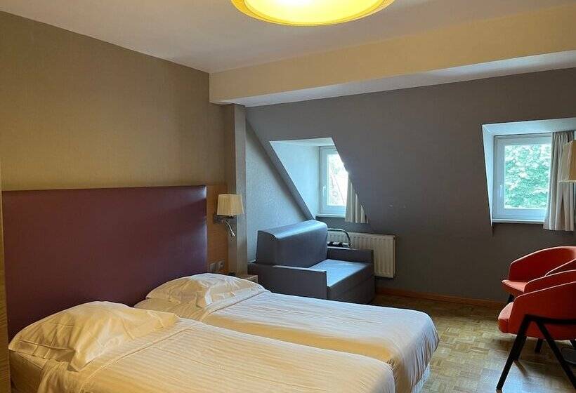 스탠다드 트리플 룸, Logis Hôtel Au Cerf d'Or