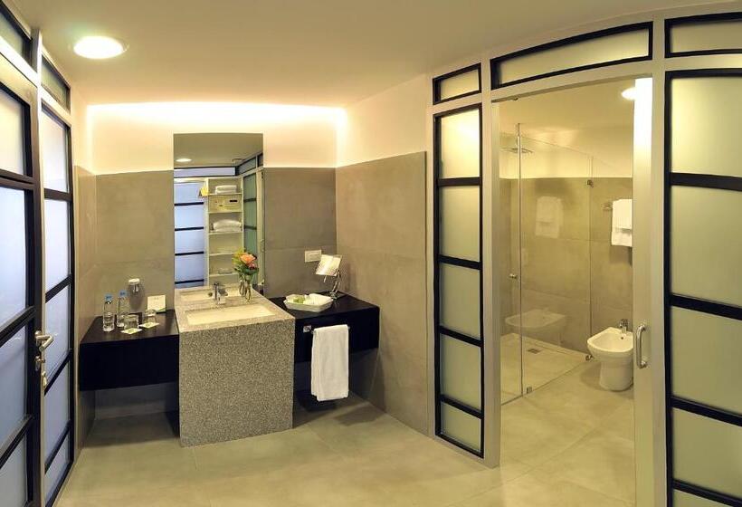 디럭스 스위트 킹 침대, Unipark By Oro Verde Hotels