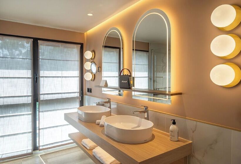 Люкс, Hôtel Burdigala By Inwood Hotels