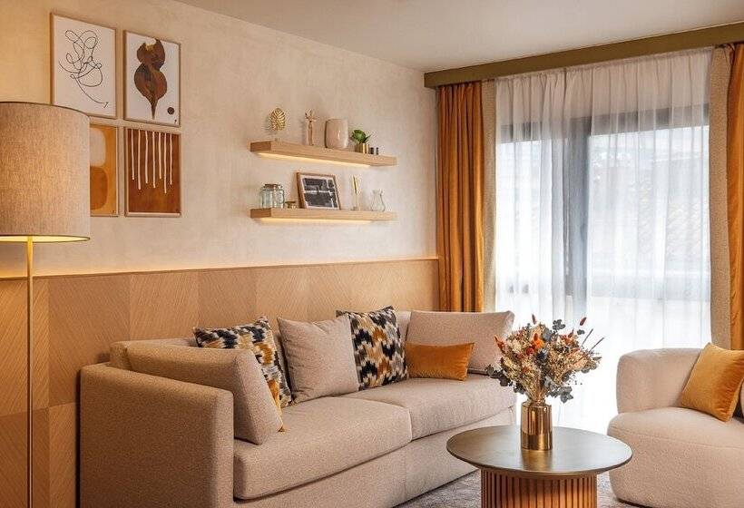Люкс, Hôtel Burdigala By Inwood Hotels
