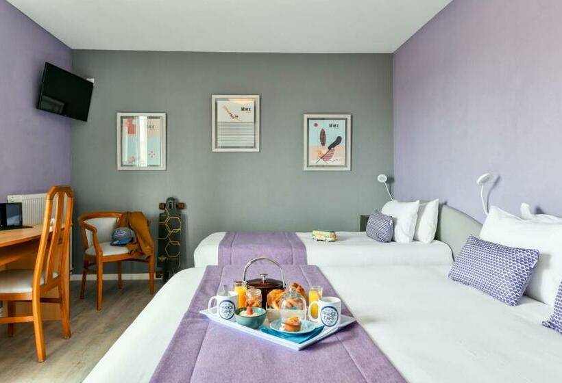 Pokój Czteroosobowy Standard, Logis Hotel De France