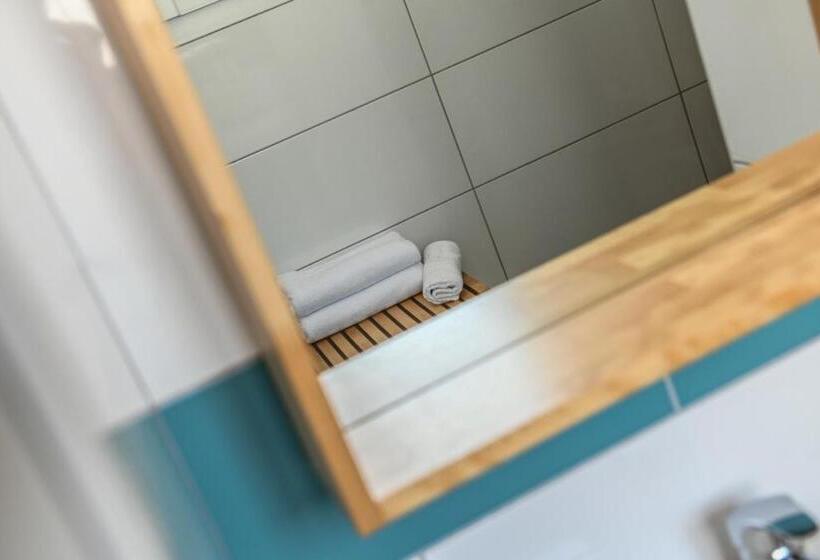 Pokój Czteroosobowy Standard, Logis Hotel De France
