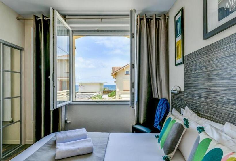 Номер Стандарт Вид на Море, Logis Hotel De France